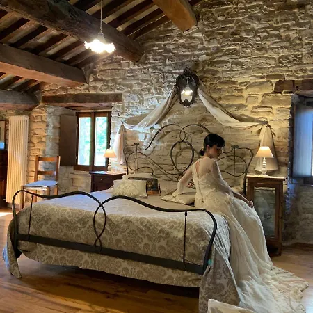 Biologico Castello Della Pieve Szálloda Mercatello sul Metauro
